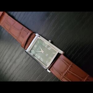 🔥NOS - Rare‎ Vintage Seiko SQ Slim Tank Men's Leather 26mm Watch